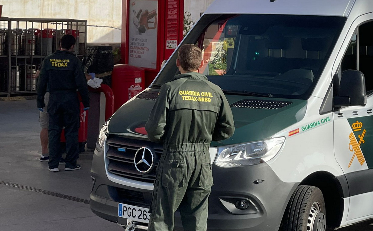 Detenido el presunto culpable de depositar el falso paquete bomba en la gasolinera de La Herradura.